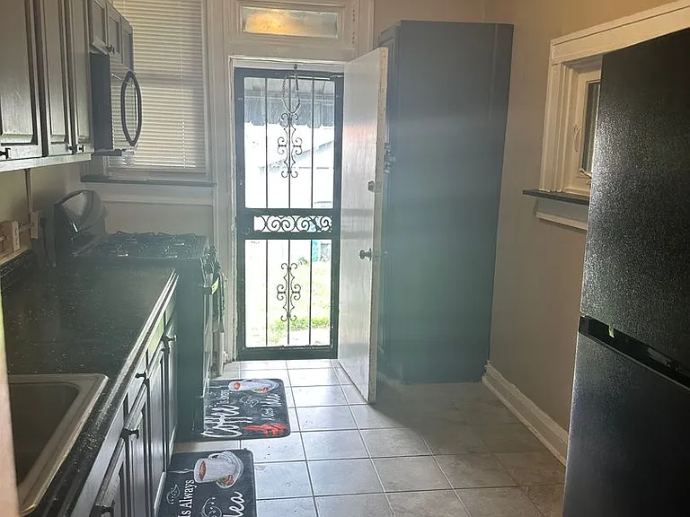 3116 Kenyon Ave — Photo 5