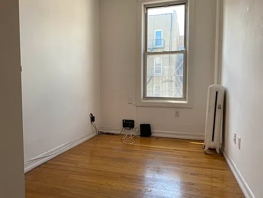 Rented by Rentiko Inc | media 35