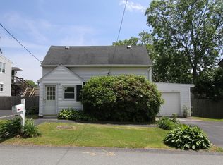 131 Seascape Ave, Middletown, RI 02842
