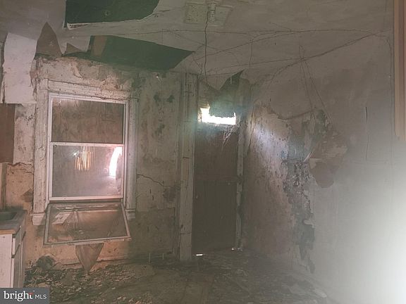 4th image of 2691 Dulany St