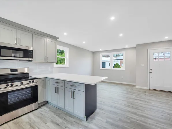 397 Mcconnell Avenue, Bayport, NY 11705