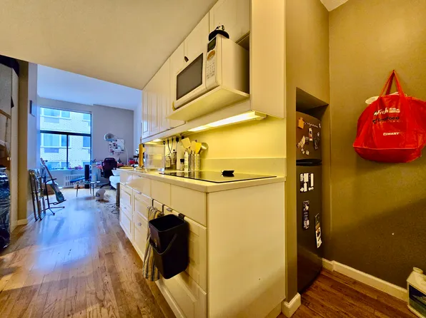 310 East 23rd Street image 7 of 13