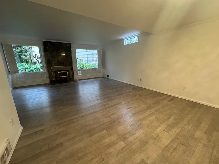 1035 156th Ave NE #18 — Photo 15