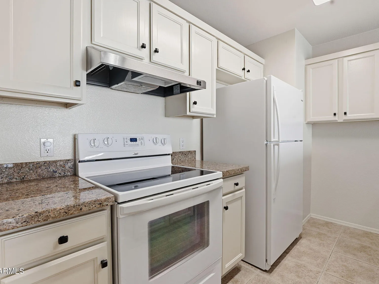 2 bed, 2.0 bath, 1001 sqft, $1,795 — Photo 3