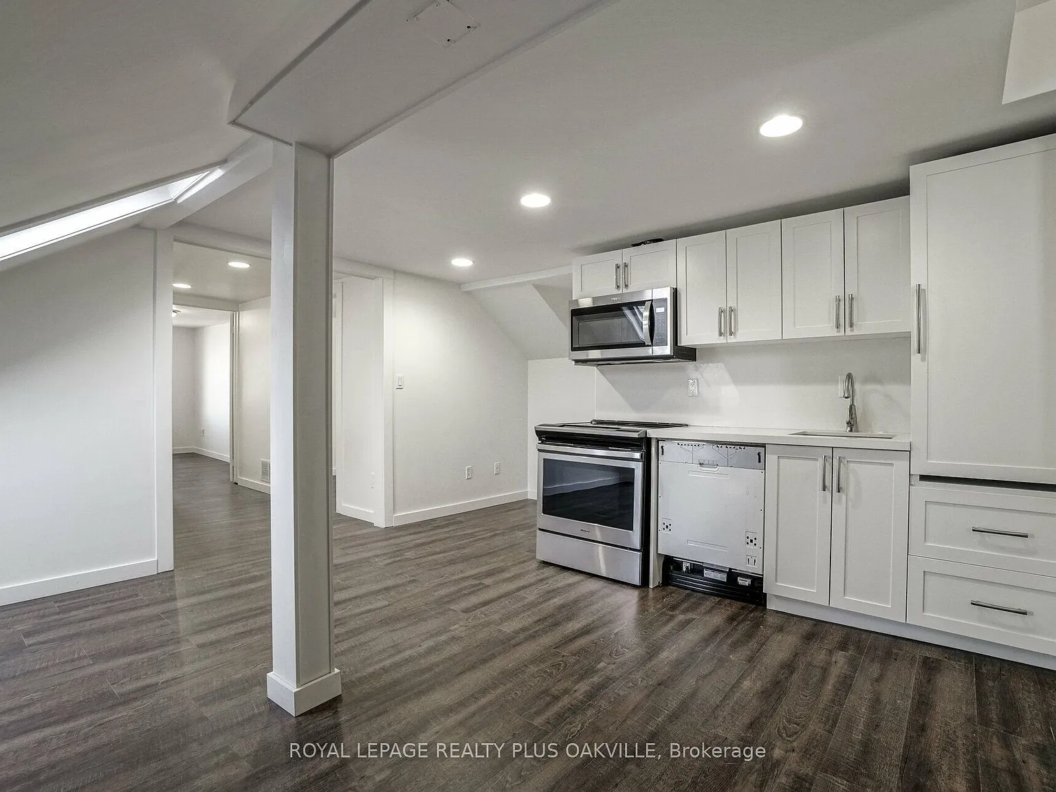 564 Lyons Ln — Photo 3
