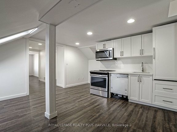 3rd image of 564 Lyons Ln #2