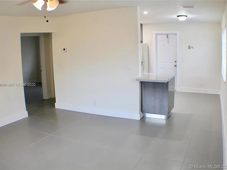 719 SW 7th St #2 — Photo 6