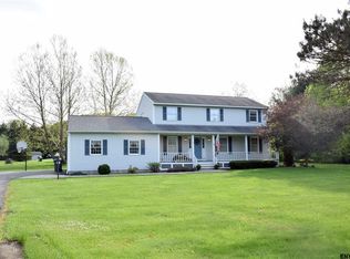 555 Swaggertown Rd, Glenville, NY 12302