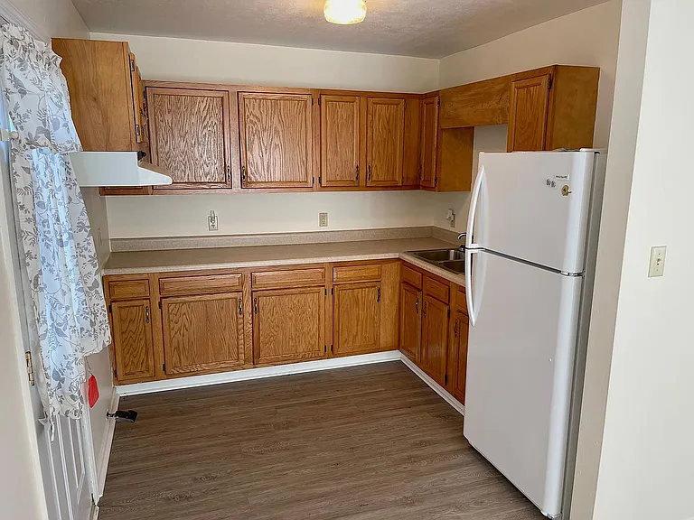 540 E Hickory St — Photo 4
