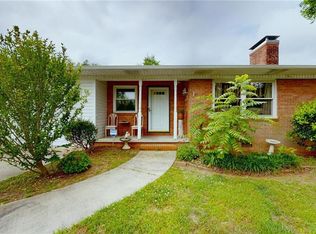 801 Liberty Dr, Thomasville, NC 27360