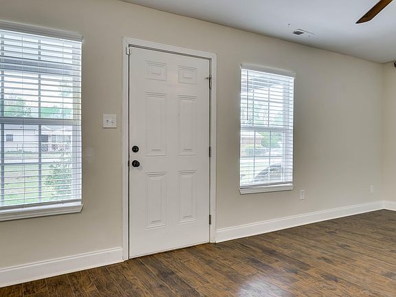 4th image of 3060 Collier Road