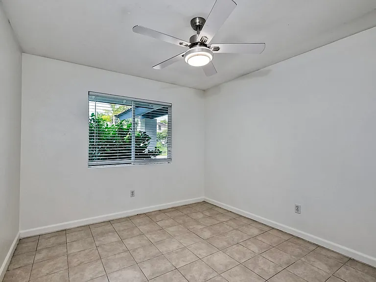 822 Santa Inez — Photo 16