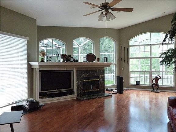 4th image of 4307 Waterford Landing Dr
