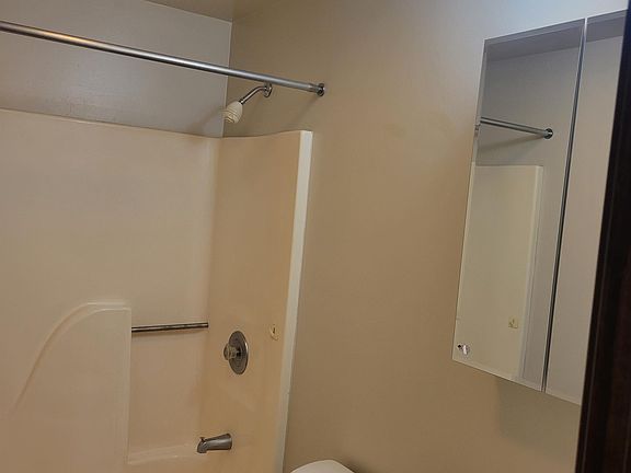 4th image of 224 Umberto Ave #224U