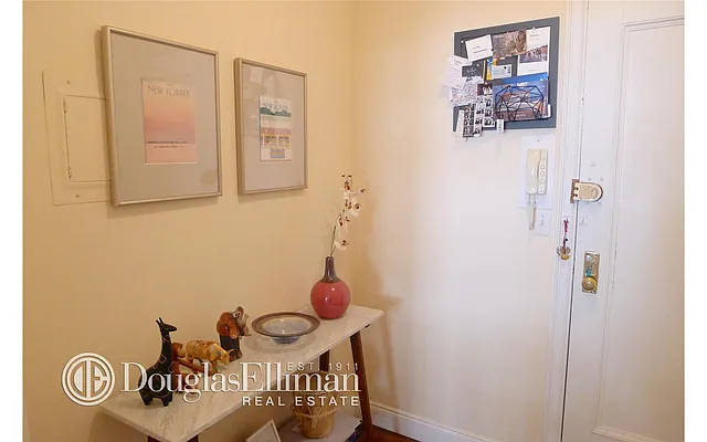 Rented by Douglas Elliman | media 23