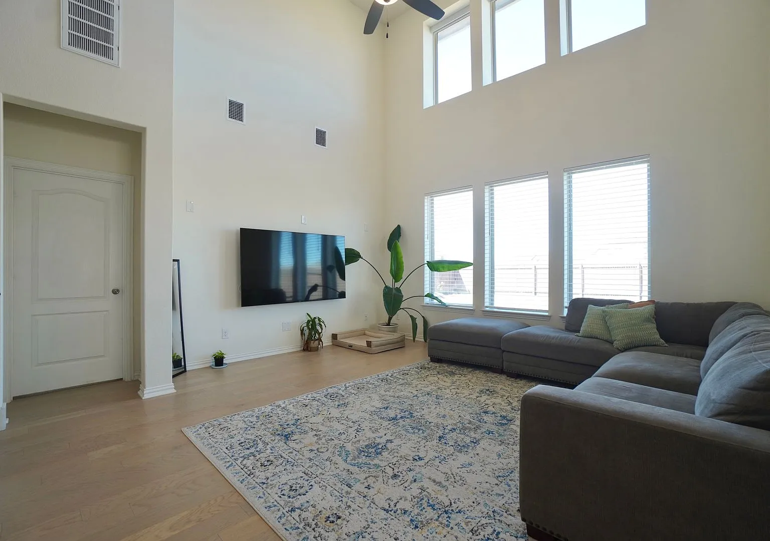 Beautiful 3-Bed, 2.5-Bath Home in Hutto, TX! — Photo 4