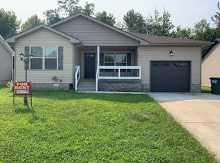 529 Magnolia Dr, Clarksville, TN 37042
