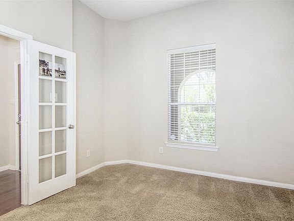 5th image of 807 Hollington Way