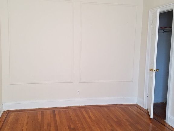 5th image of 300 Sullivan Pl APT B6