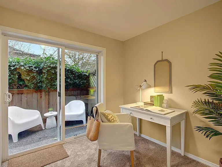 9501 Roosevelt Way NE #C — Photo 23