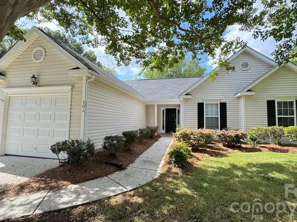 104 S Willow Ct, Mount Holly, NC 28120