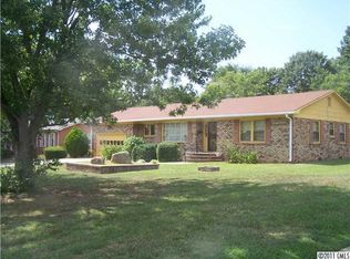 1403 Debbie Cir, Kannapolis, NC 28083