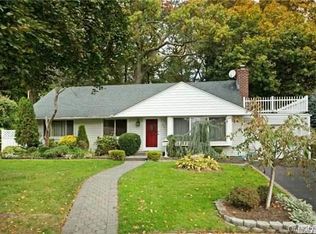 36 Lynwood Dr, Valley Stream, NY 11580