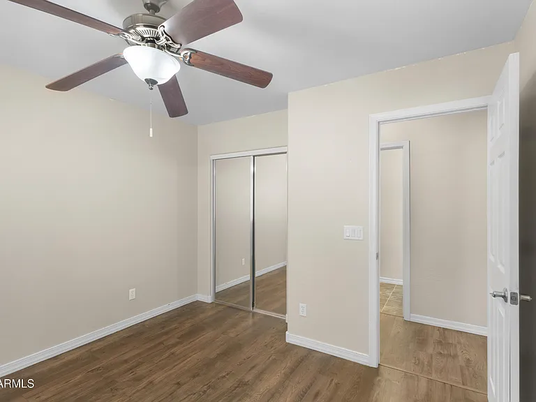 2501 S 255th Dr — Photo 30