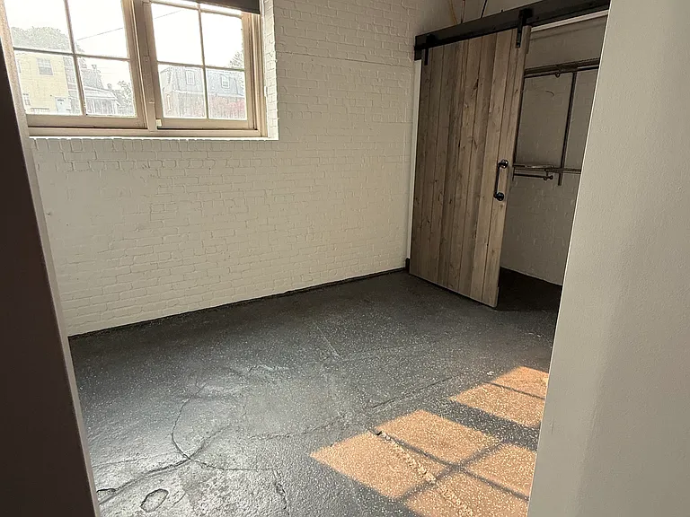18 Catherine St #103 — Photo 26