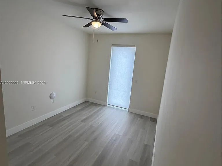 6070 NW 103rd Psge — Photo 7