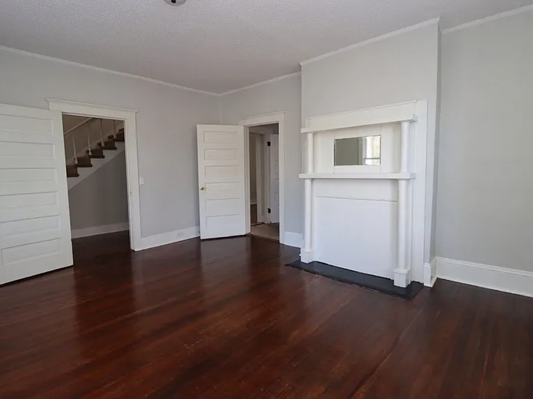 4910 Colonial Dr — Photo 5