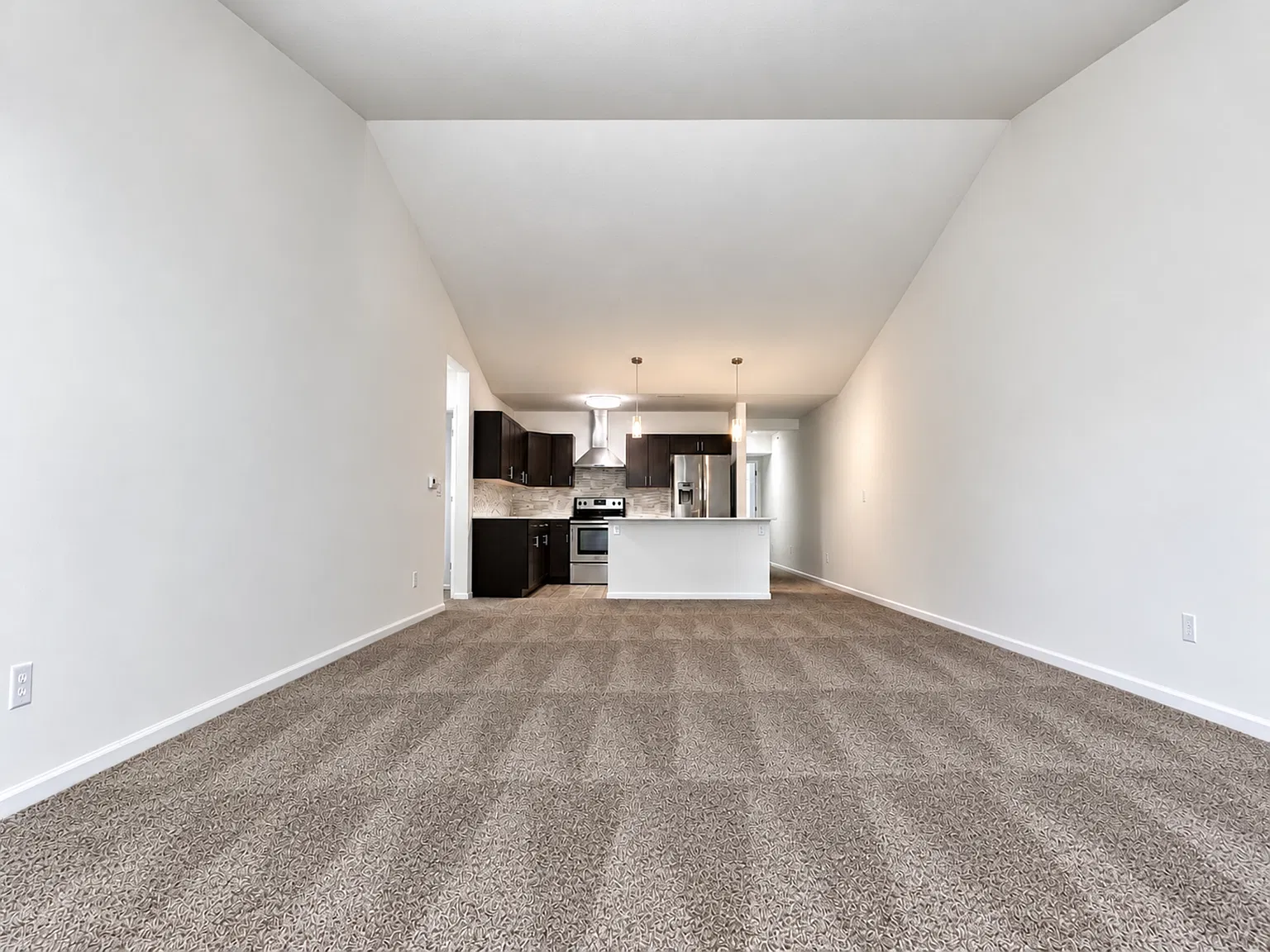 3 bed, 1689 sqft, $2,290 — Photo 3