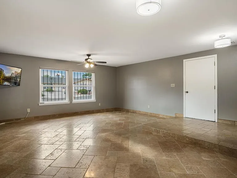 6612 Christy Ave NE — Photo 8