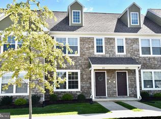 231 Springwood Dr, Lebanon, PA 17042