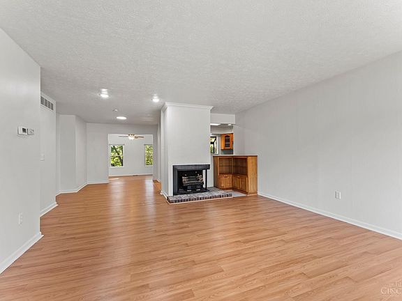4th image of 924 Tradewind Dr
