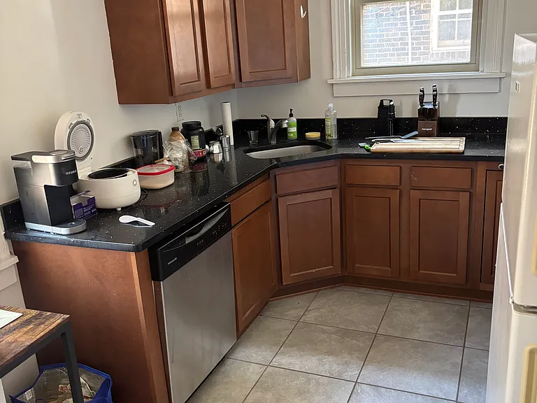 5640 Hobart St #5 — Photo 5
