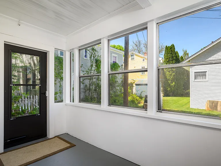 23 Thomas St — Photo 32
