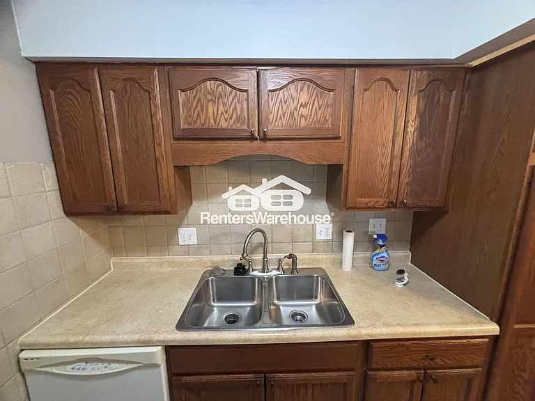 7815 Douglas Ave #102 — Photo 9
