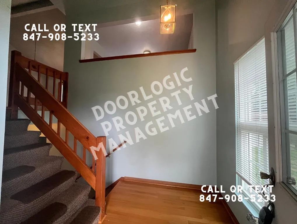 965 Amberwood Pl — Photo 3