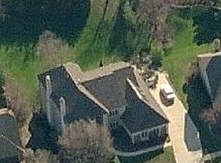 2045 Mustang Dr, Naperville, IL 60565
