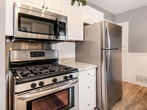 3rd image of 1314 Northlawn St NE