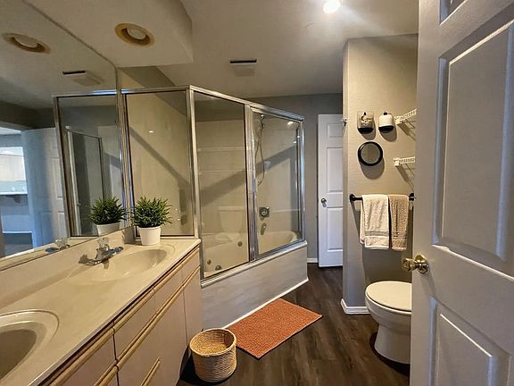 4th image of 710 Fall Creek Dr APT 3