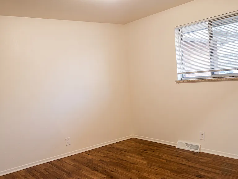 5376 S Lakeview St — Photo 4