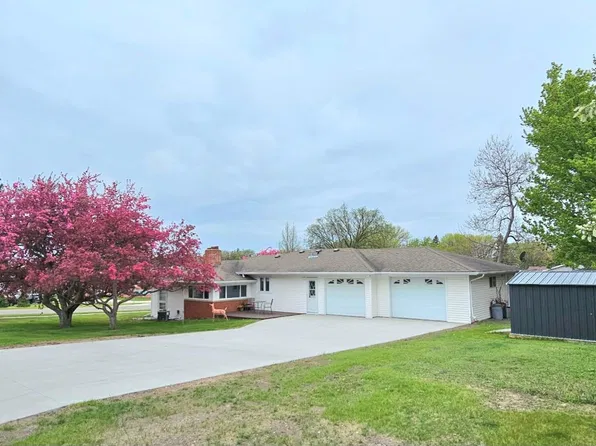 420 James St, Detroit Lakes, MN 56501