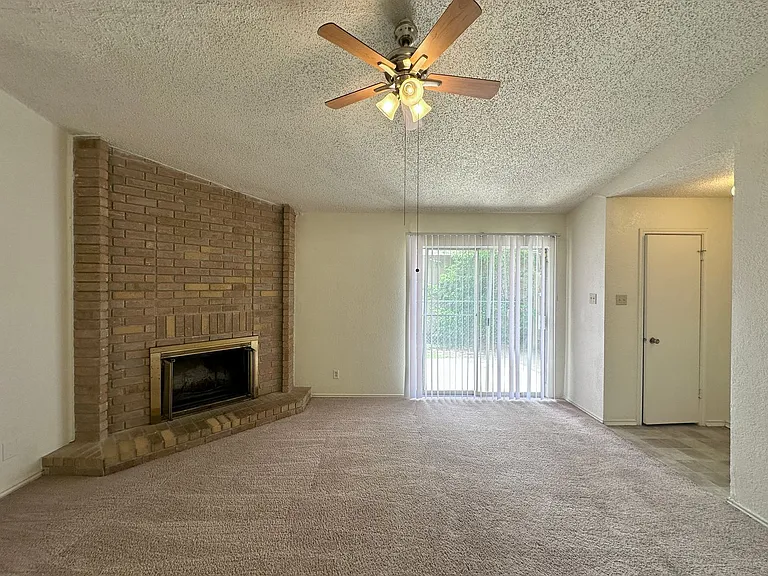 2312 Silverhill Dr — Photo 5