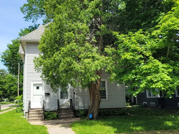 212 11th Ave, Sterling, IL 61081