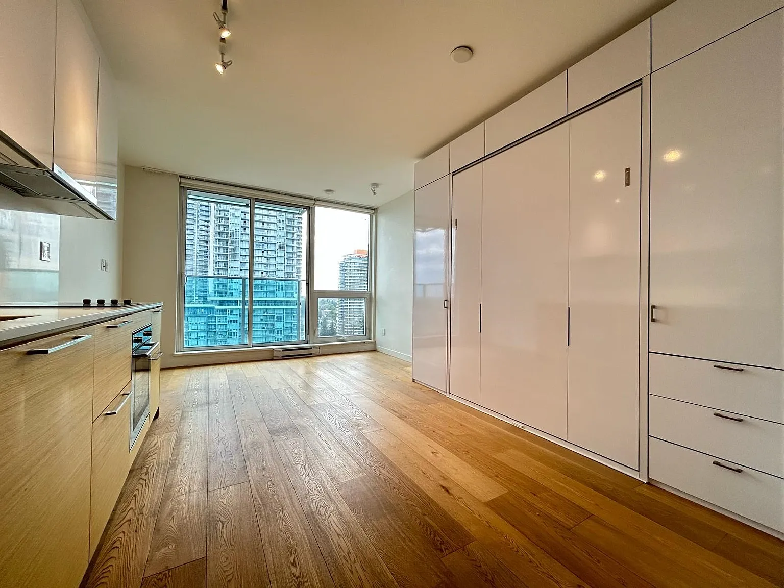 Studio, 327 sqft, $1,200 — Photo 3