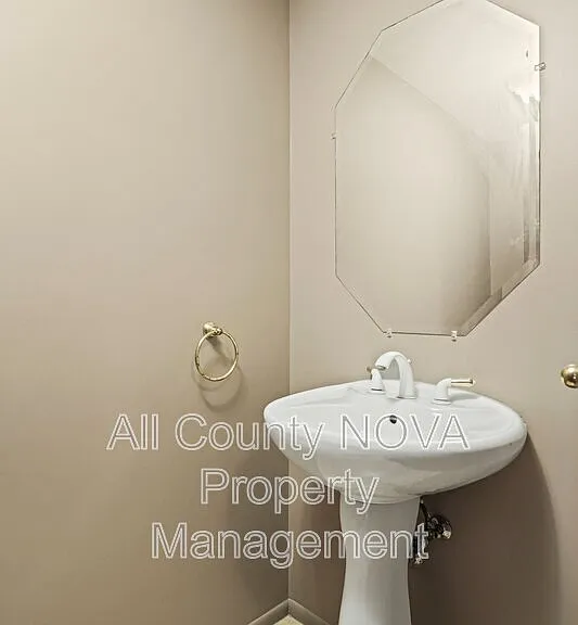6428 Earlham Dr — Photo 17