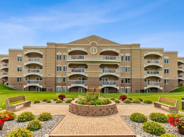 2501 30th Ave S APT 210, Fargo, ND 58103