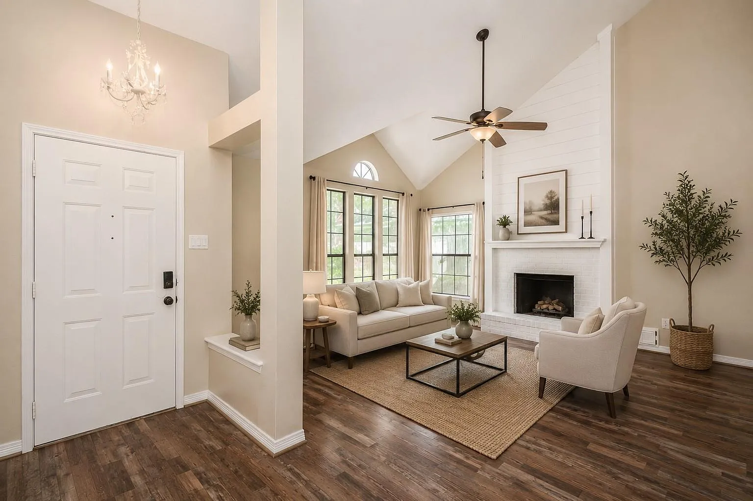 4 bed, 2.5 bath, 2594 sqft, $2,400 — Photo 4
